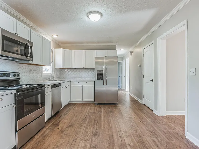 670 White Rock Rd — Photo 2