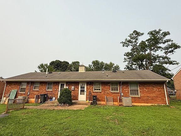 2nd image of 1123 Sandusky Dr #B