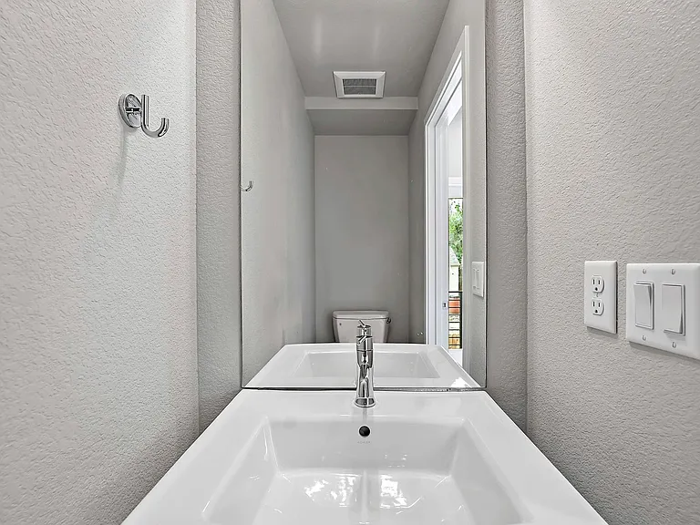 5355 W 12th Ave — Photo 32