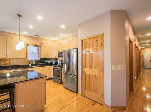 3rd image of 4736 S Drexel Blvd #3S
