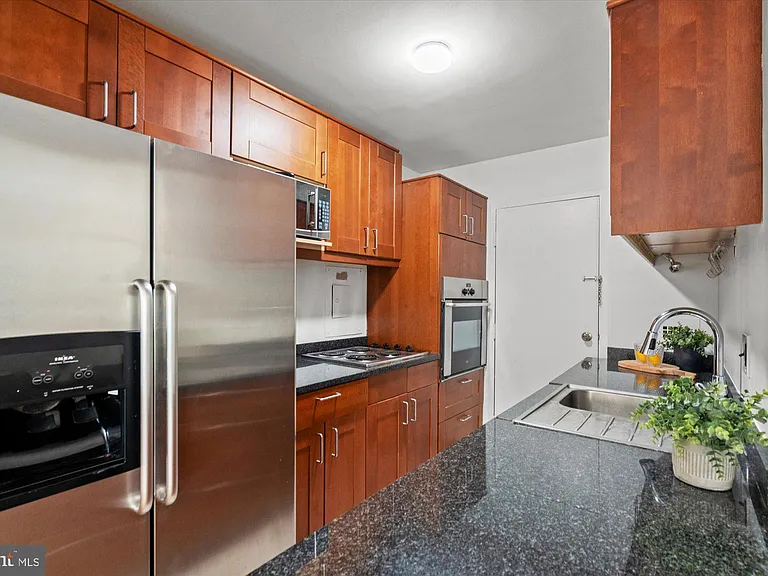 4600 Connecticut Ave NW #215 — Photo 6