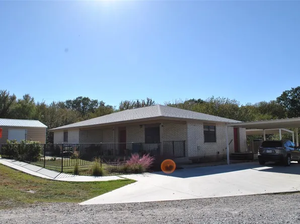 116 Circle Dr, Comanche, TX 76442