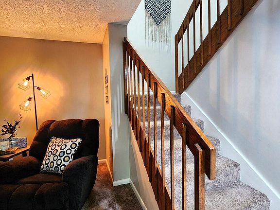 5th image of 10404 BIGTREE Circle W