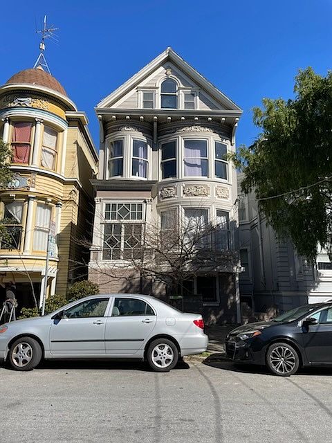 1st image of 216 Clayton St