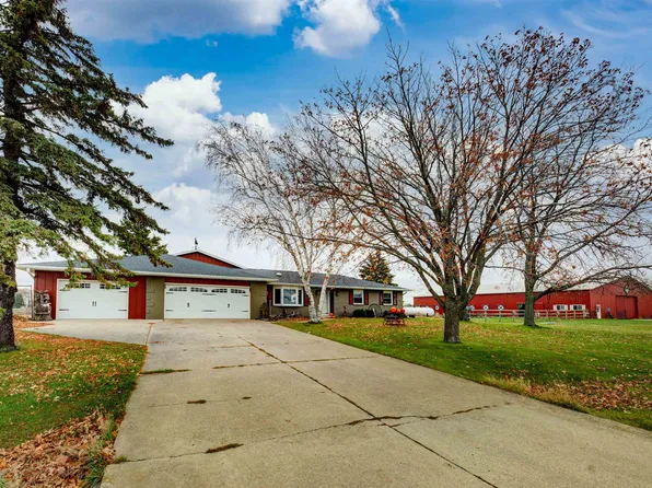 546 Peppler Ln, Pickett, WI 54964