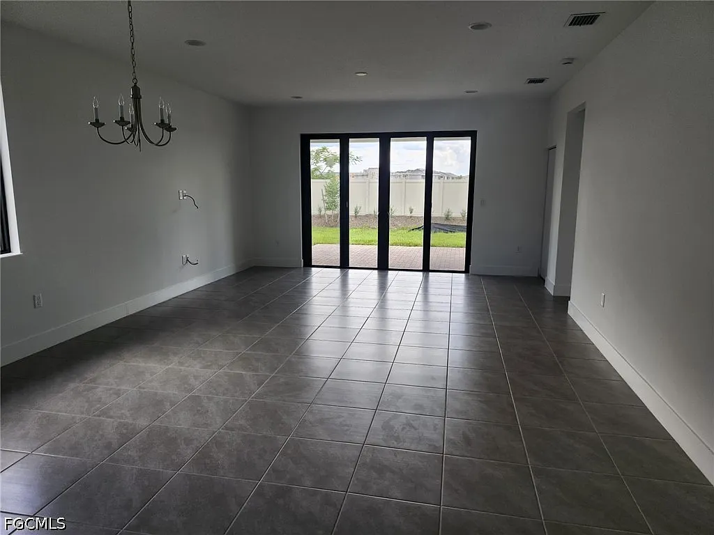 4 bed, 3.0 bath, 1918 sqft, $2,750 — Photo 4