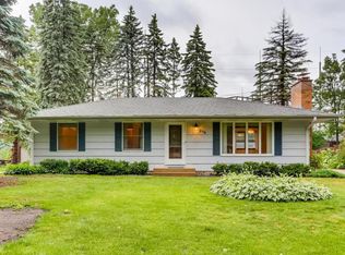 679 Harmony Cir, Wayzata, MN 55391