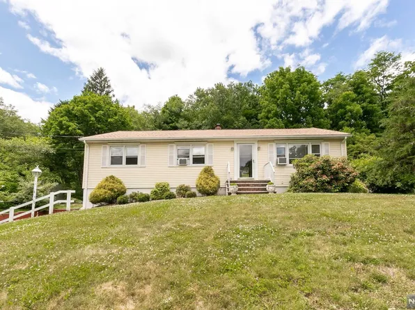 10 Brookside Ave, Hackettstown, NJ 07840