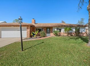 725 Rostock Cir NW, Palm Bay, FL 32907