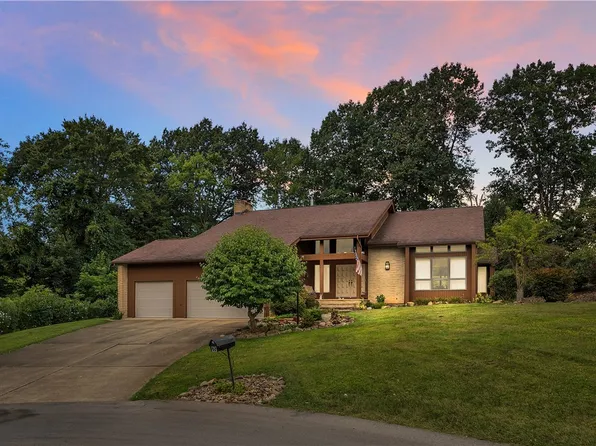 828 Walnut Dr, Ellwood City, PA 16117