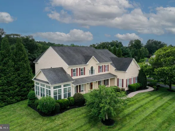 602 Corsair Ct, Sykesville, MD 21784