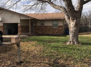 445 Sunnyslope Ct N, Andover, KS 67002