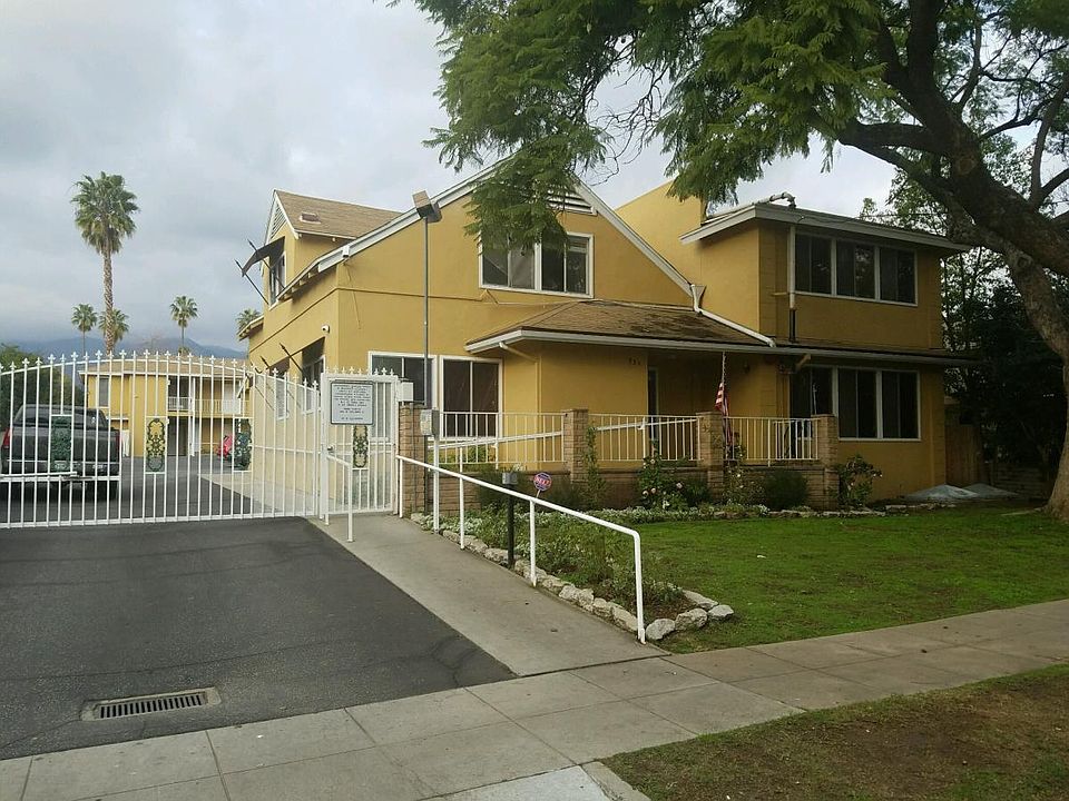 House in front - studios in rear