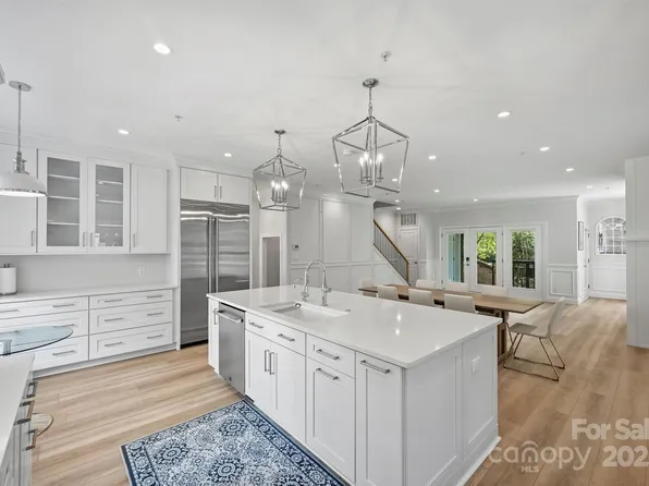 321 W 7th St, Charlotte, NC 28202