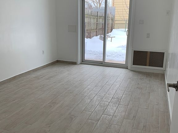 4th image of 9525 Avenue M APT 1