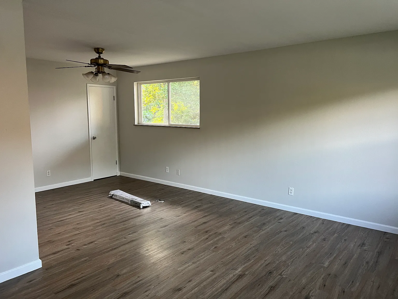 3 bed, 1.5 bath, 1092 sqft, $1,695 — Photo 3