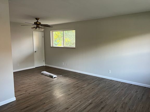 3rd image of 8941 Kidder Ave