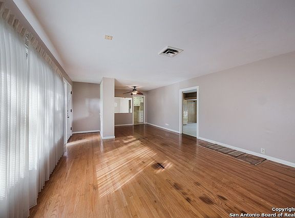 5th image of 115 Anne Lewis Dr