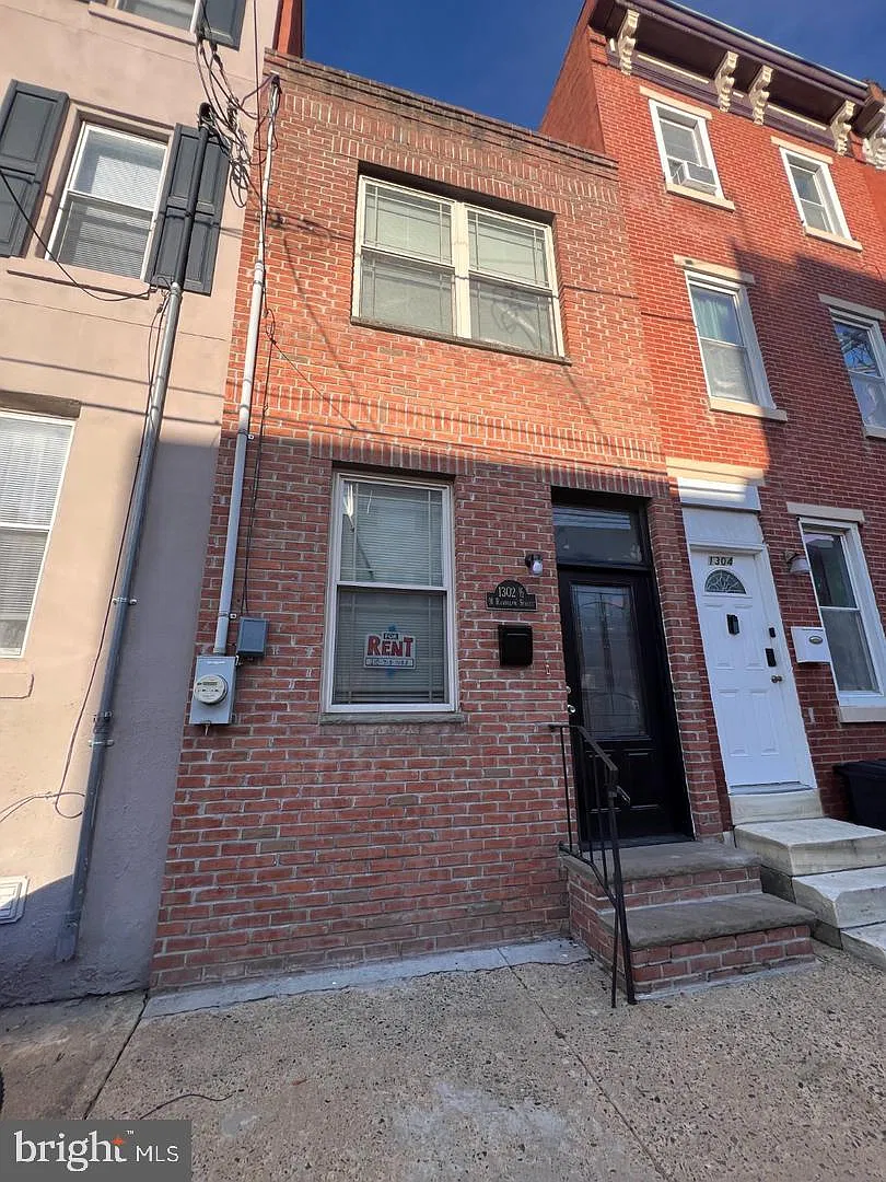 2 bed, 2.5 bath, 1478 sqft, $2,120 — Photo 1