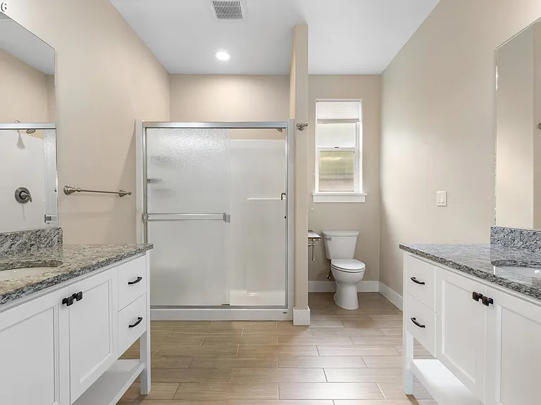 110 Flangas Ave — Photo 10