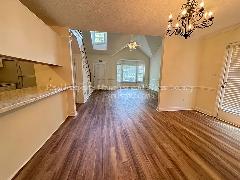 4328 Bartholomew Cir — Photo 16