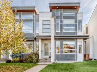 2220 W 33rd St SW, Calgary, AB T3E2T1