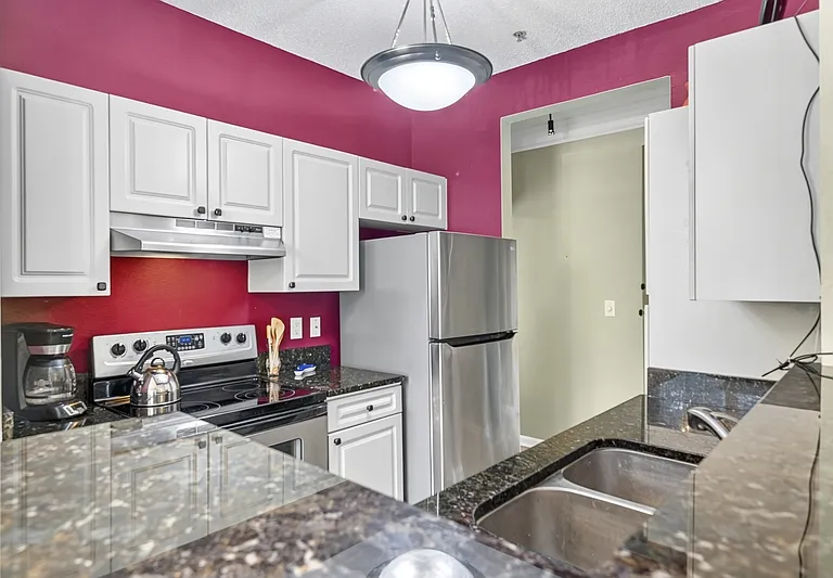 1811 Chatelain Way #1 — Photo 3