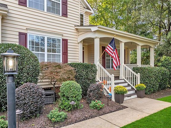 4th image of 13434 Waters Edge Ct