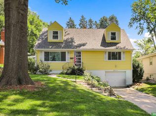 2611 S 49th St, Omaha, NE 68106