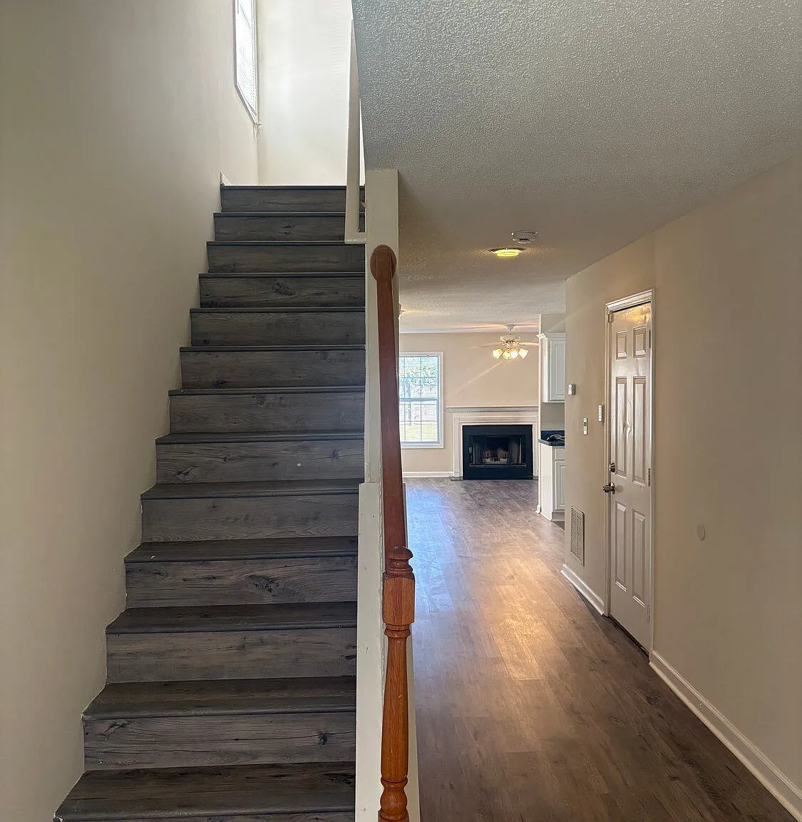 3 bed, 2.5 bath, 1700 sqft, $1,700 — Photo 1