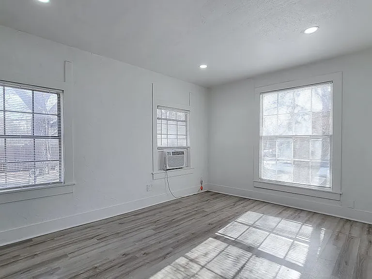 121 W Moore St #101 — Photo 36