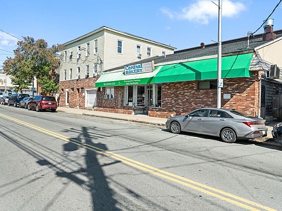 2nd image of 46-48 Walnut St