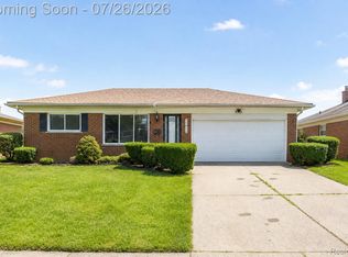 25568 Thomas Dr, Warren, MI 48091