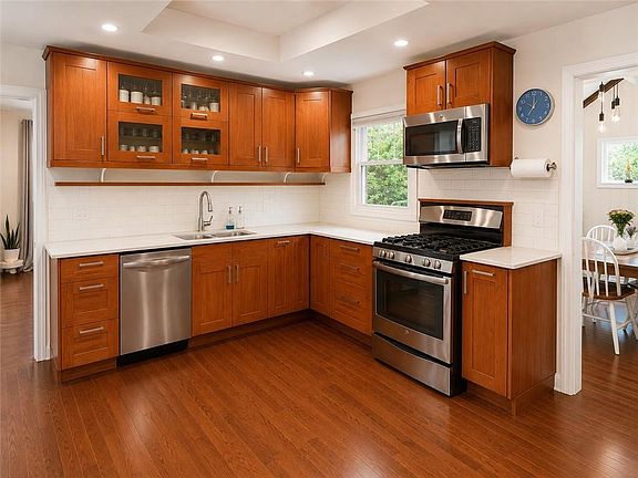 5th image of 827 Turpin Ave SE