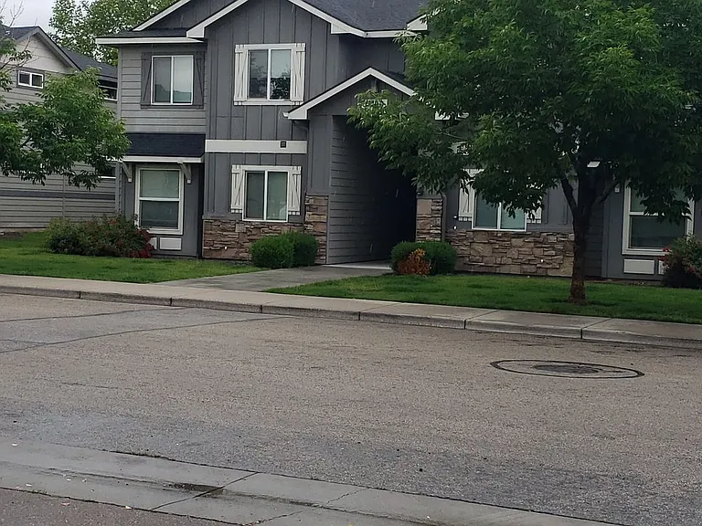 6772 W Irving St — Photo 1