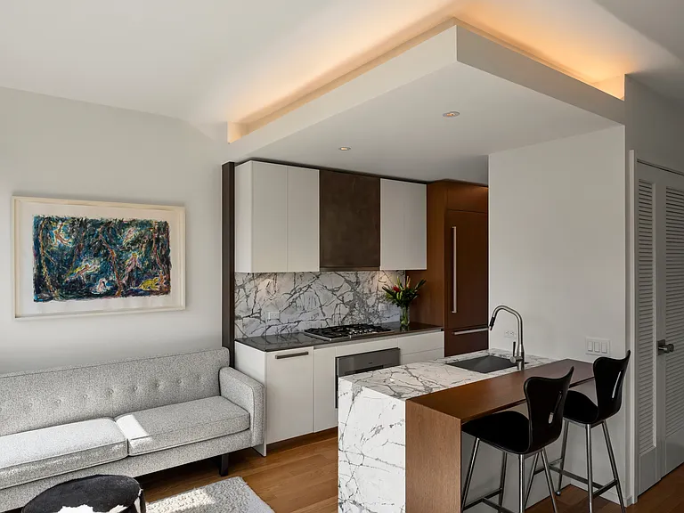 75 Kenmare St #5H — Photo 2