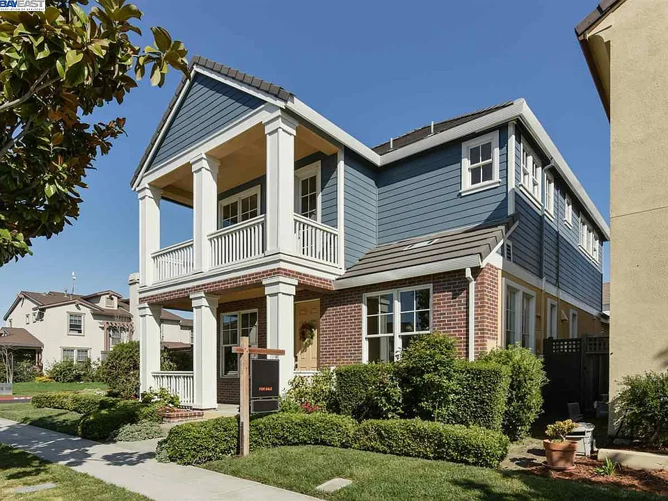 211 Kingfisher Ave