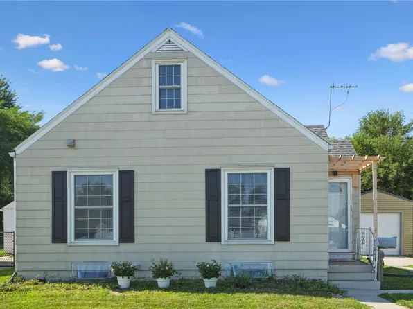 1824 Chandler St SW, Cedar Rapids, IA 52404