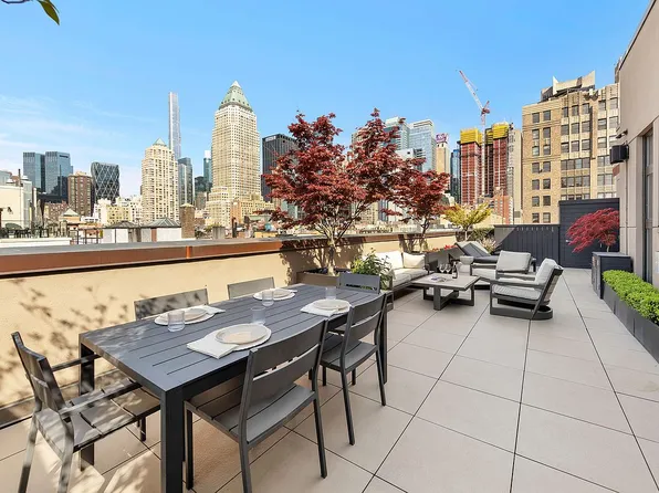 406 W 45th St, New York, NY 10036