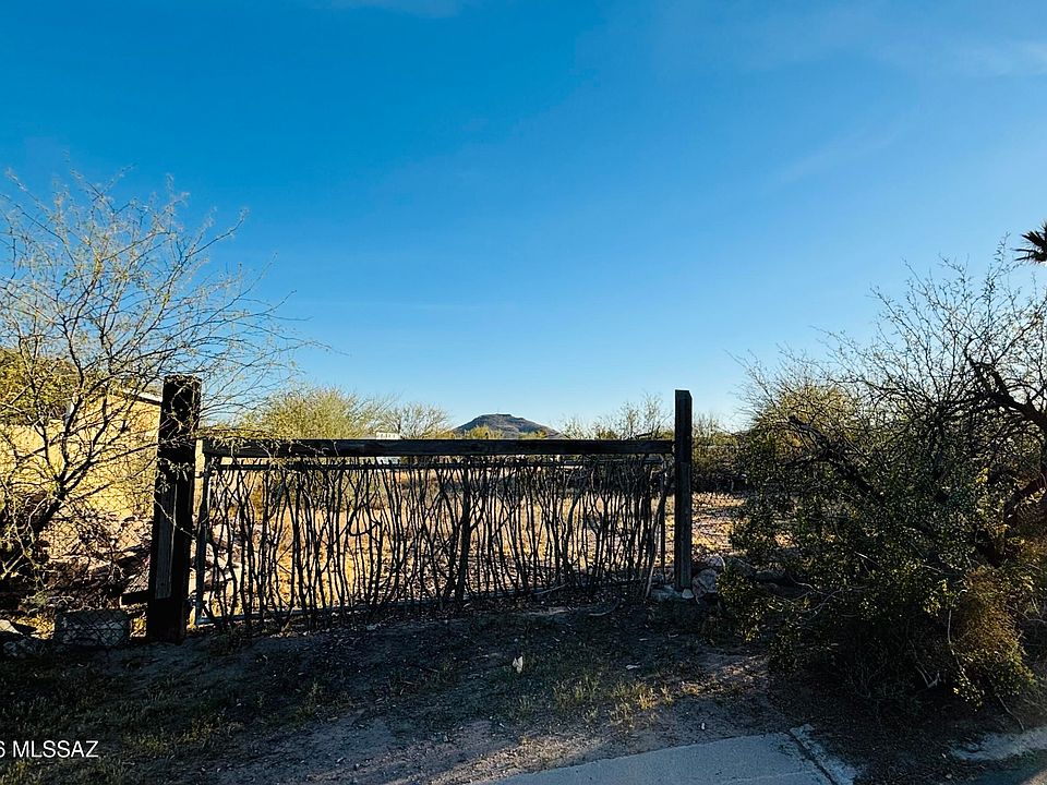 2nd image of 1415 W Riverview Blvd #1