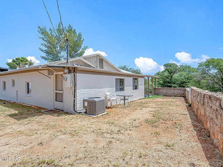 730 N Robles Rd — Photo 26