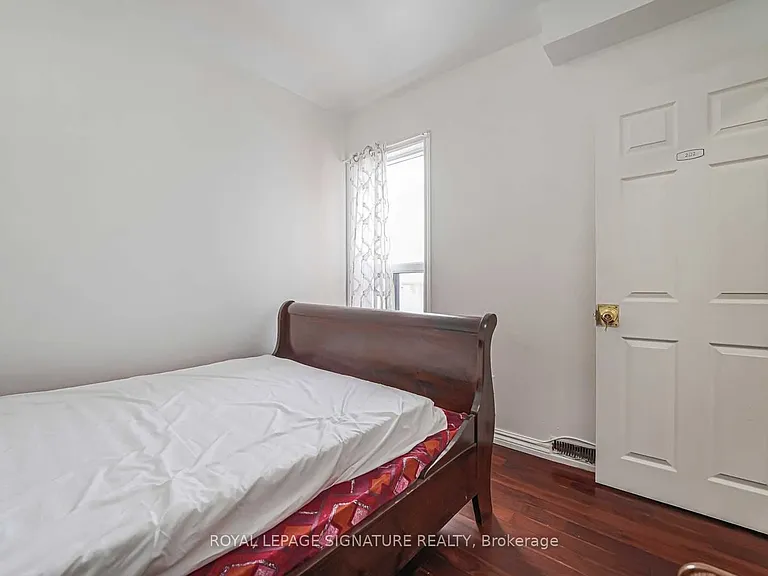 80 Markham St — Photo 5