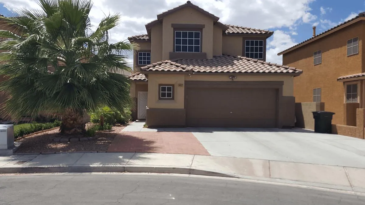 4 bed, 2.5 bath, 2030 sqft, $2,450 — Photo 1