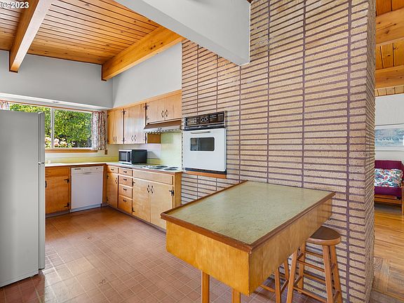 5th image of 510 NW 77th St