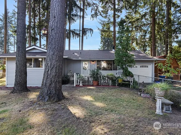 975 SW Circle Drive, Port Orchard, WA 98367
