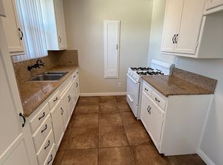 1027 E San Antonio Dr, Long Beach, CA 90807