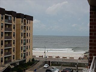 5th image of 55 Monroe Blvd APT 6G