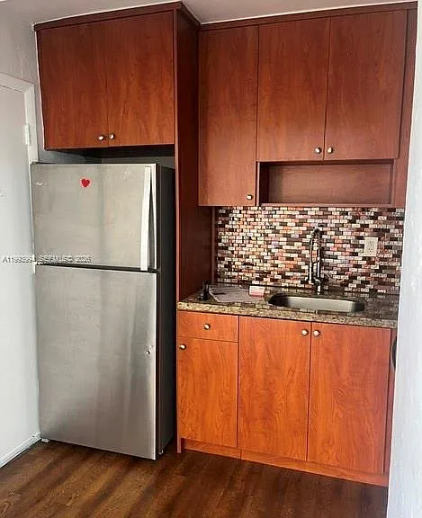 1151 W 28th St #9 — Photo 8