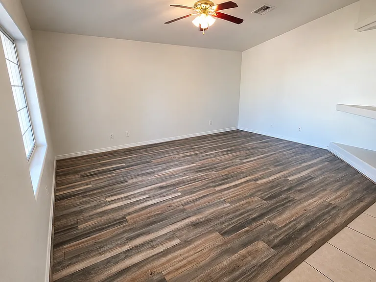 3225 N Yavapai St — Photo 3