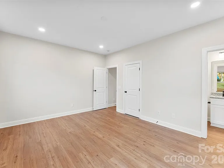 1558 7th Avenue Dr SW — Photo 21
